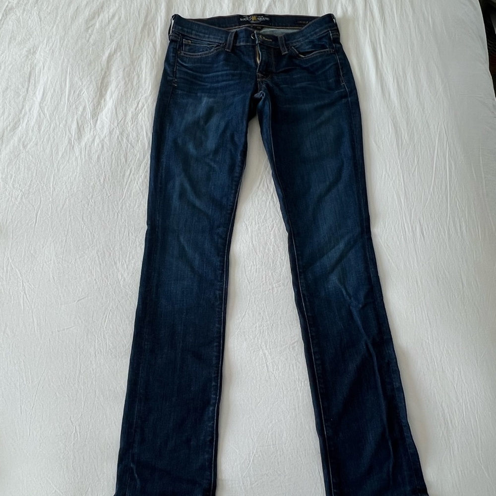 Lucky Brand Charlie straight jean size 2/26
